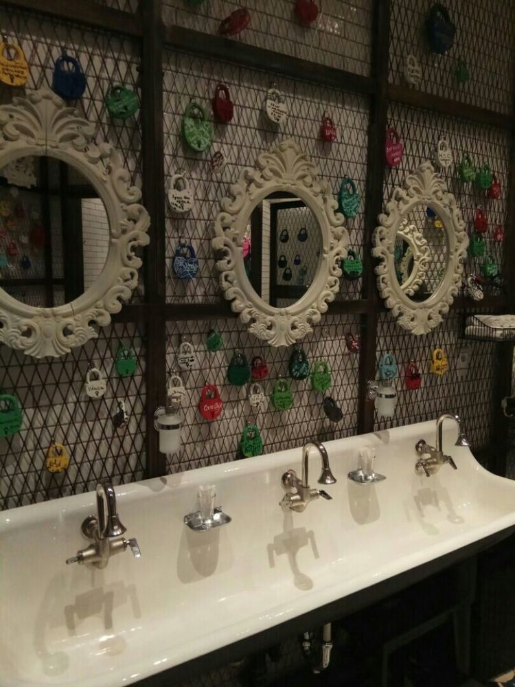 Декор из сетки металличнской