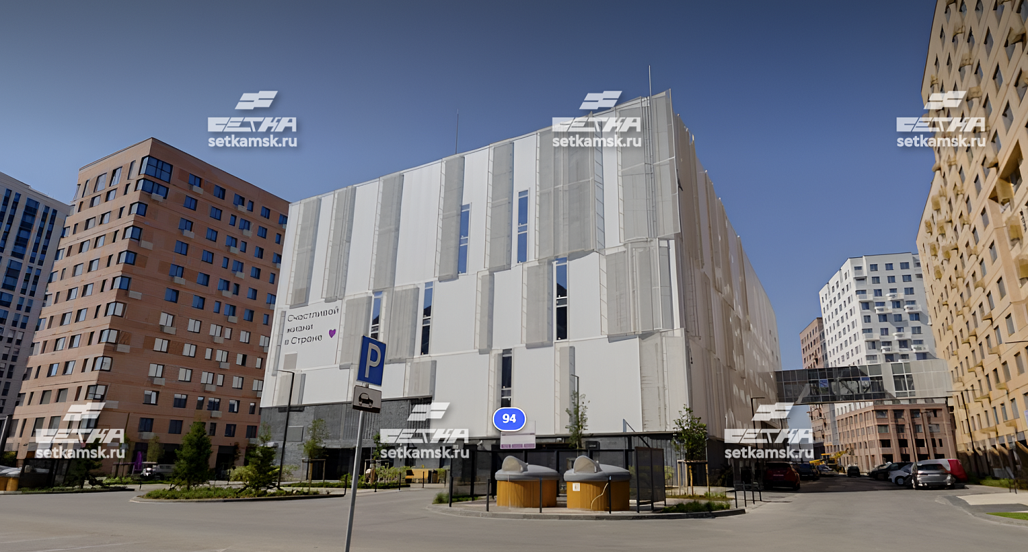 Проект.  Фасад многоуровневой автомобильной стоянки в Тюмени: 93х34х2х7 из алюминия