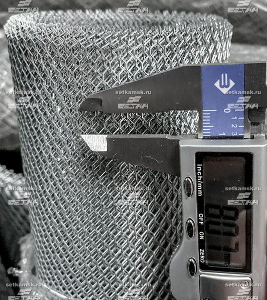 Сетка ОЦ ЦПВС/ПВЛ 8х5 мм (толщ 0,5 мм, шаг 0,5 мм) – рулон 3 кв.м